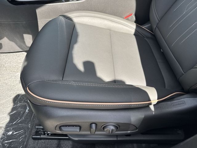 Buick Envista Vehicle Full-screen Gallery Image 12