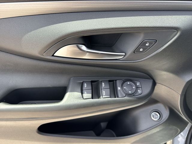 Buick Envista Vehicle Full-screen Gallery Image 13