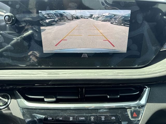 Buick Envista Vehicle Full-screen Gallery Image 17