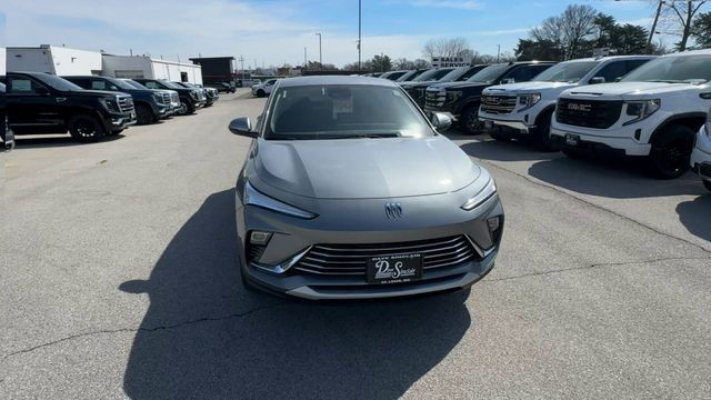 Buick Envista Vehicle Full-screen Gallery Image 03