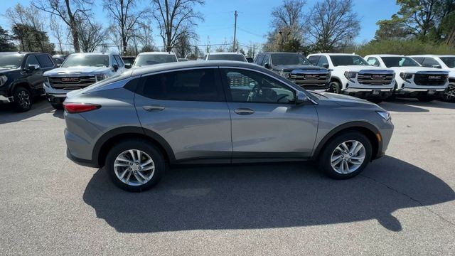 Buick Envista Vehicle Full-screen Gallery Image 09