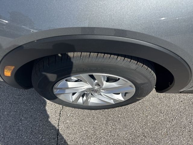 Buick Envista Vehicle Full-screen Gallery Image 10