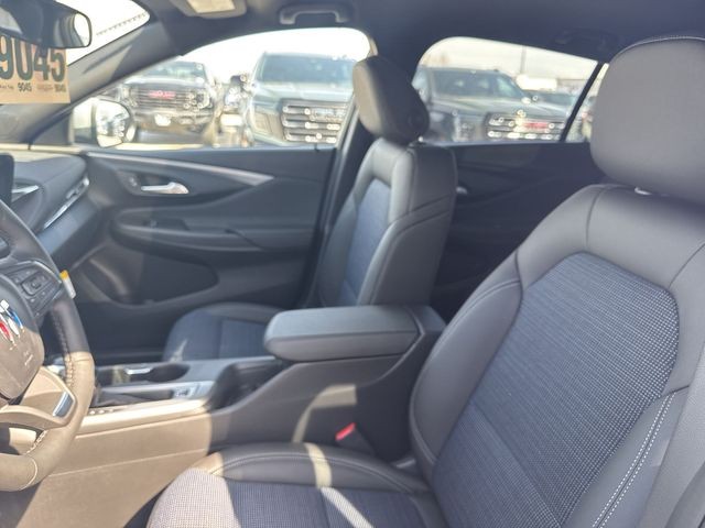 Buick Envista Vehicle Full-screen Gallery Image 11