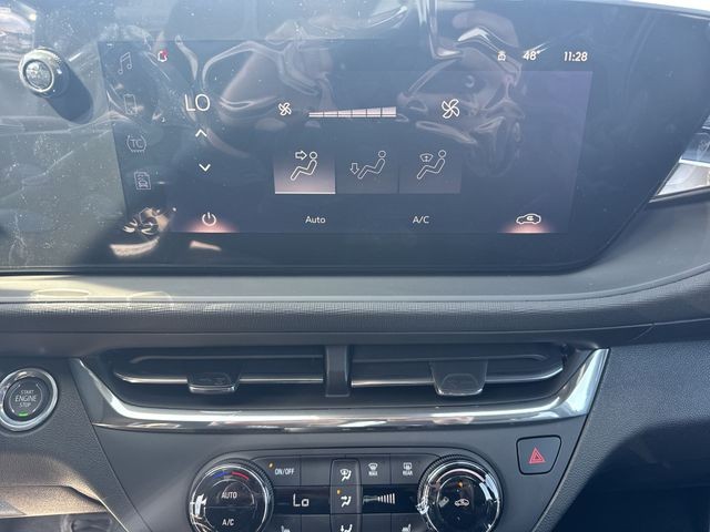 Buick Envista Vehicle Full-screen Gallery Image 18