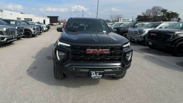 GMC Canyon Vehicle Full-screen Gallery Image 03