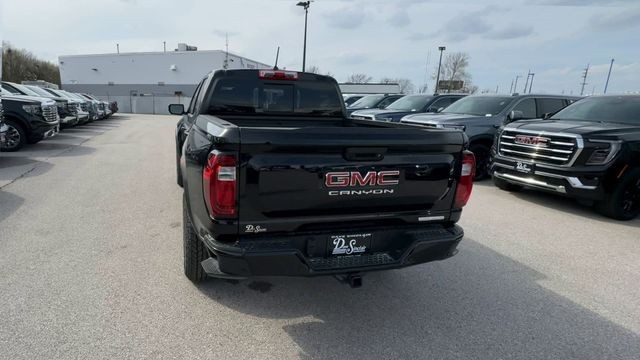 GMC Canyon Vehicle Full-screen Gallery Image 07