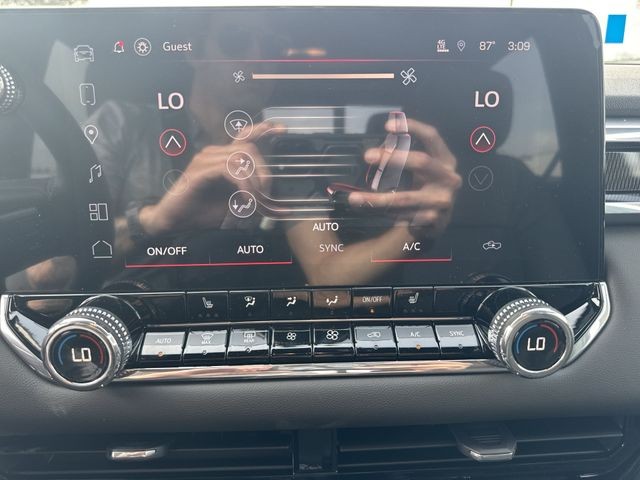 GMC Canyon Vehicle Full-screen Gallery Image 18