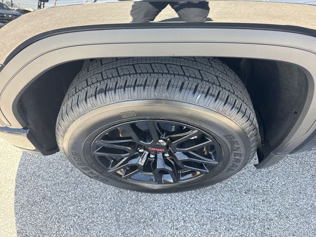 GMC Sierra 1500 Vehicle Full-screen Gallery Image 10