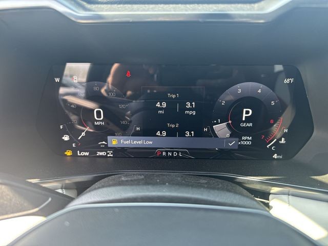 GMC Canyon Vehicle Full-screen Gallery Image 15