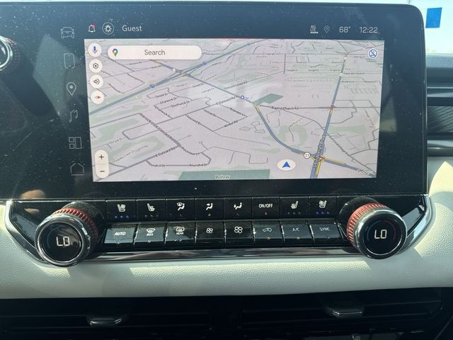 GMC Canyon Vehicle Full-screen Gallery Image 18