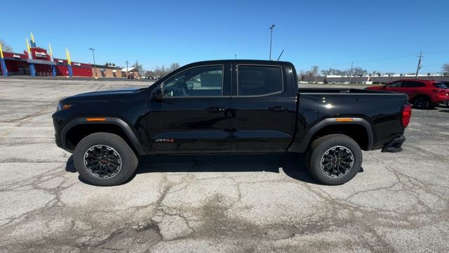 GMC Canyon Vehicle Full-screen Gallery Image 05