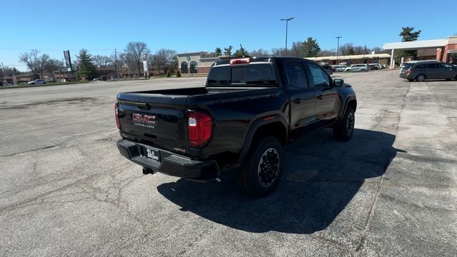 GMC Canyon Vehicle Full-screen Gallery Image 08