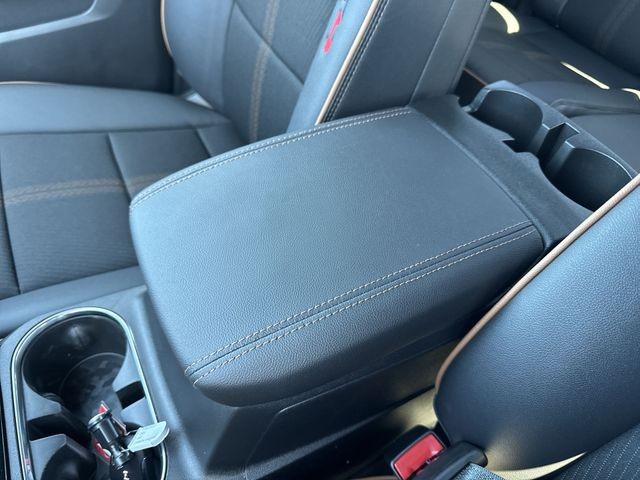 GMC Canyon Vehicle Full-screen Gallery Image 21