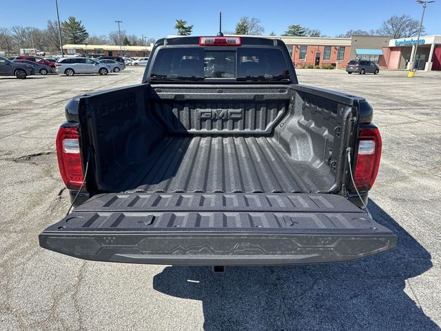 GMC Canyon Vehicle Full-screen Gallery Image 23