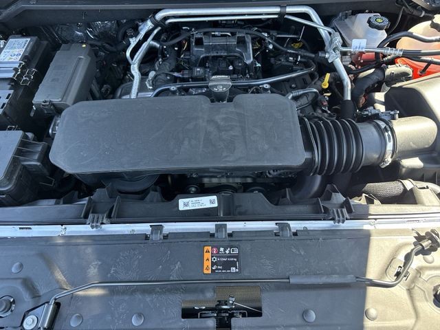 GMC Canyon Vehicle Full-screen Gallery Image 25