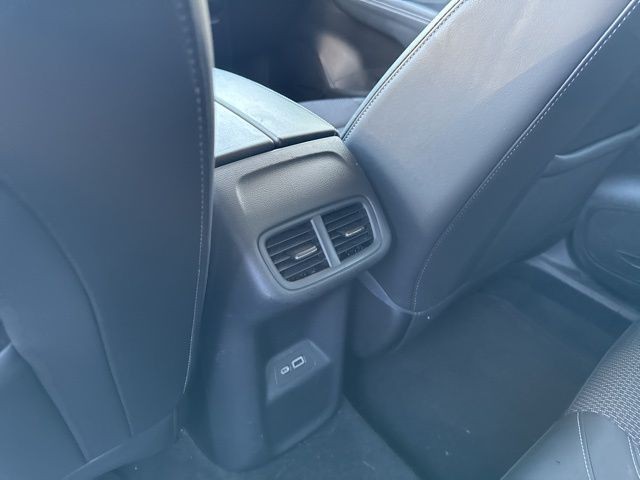 Buick Envision Vehicle Full-screen Gallery Image 10