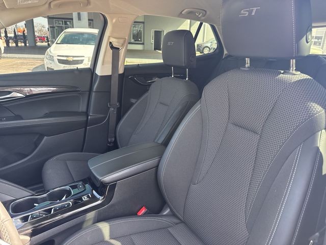 Buick Envision Vehicle Full-screen Gallery Image 22