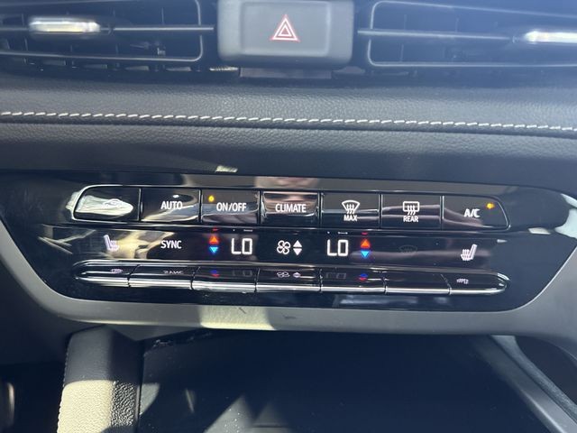 Buick Envision Vehicle Full-screen Gallery Image 37