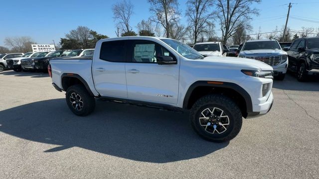 GMC Canyon Vehicle Full-screen Gallery Image 02