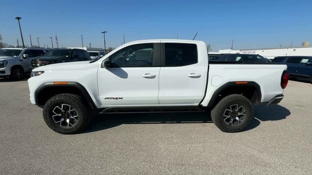 GMC Canyon Vehicle Full-screen Gallery Image 05