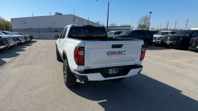 GMC Canyon Vehicle Full-screen Gallery Image 07