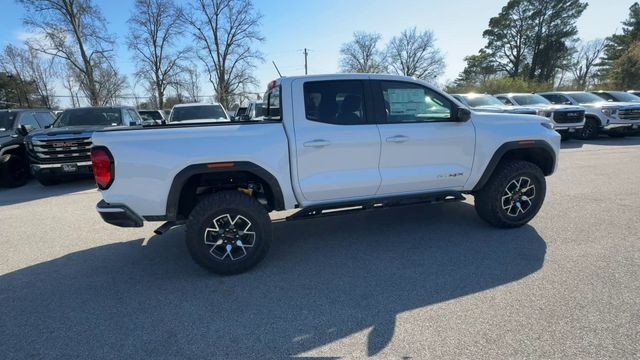 GMC Canyon Vehicle Full-screen Gallery Image 09