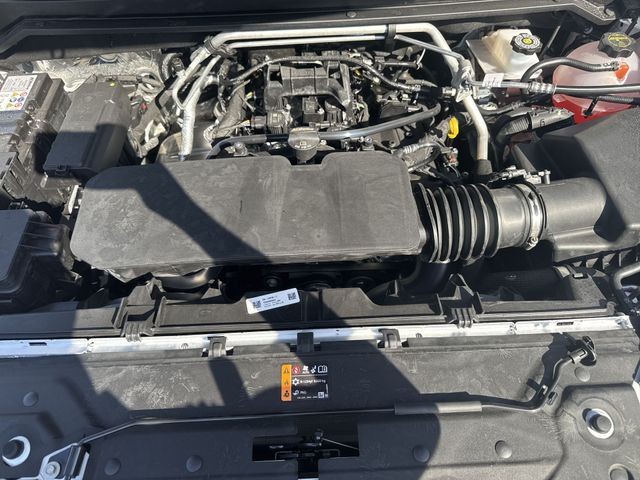 GMC Canyon Vehicle Full-screen Gallery Image 26