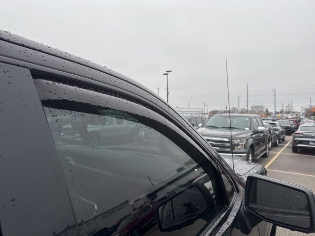 GMC Sierra 1500 Vehicle Full-screen Gallery Image 11