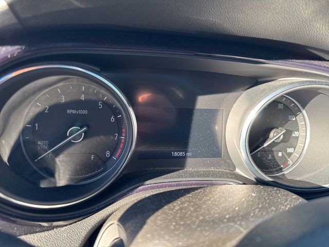 Buick Encore GX Vehicle Full-screen Gallery Image 09