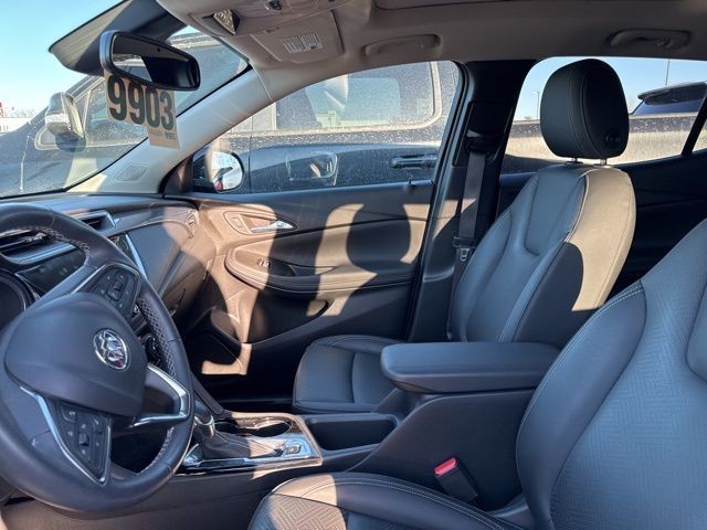 Buick Encore GX Vehicle Full-screen Gallery Image 10