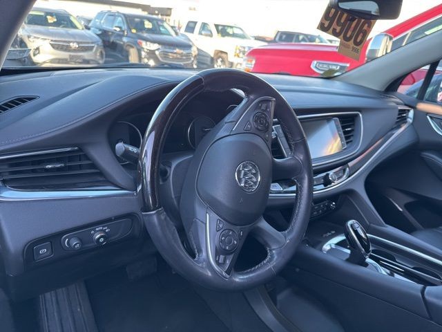 Buick Enclave Vehicle Full-screen Gallery Image 09