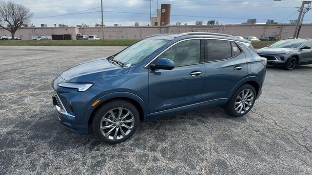 Buick Encore GX Vehicle Full-screen Gallery Image 04