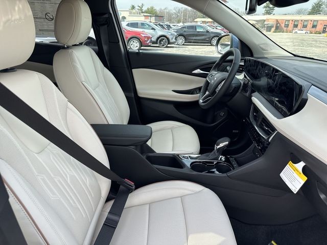Buick Encore GX Vehicle Full-screen Gallery Image 23