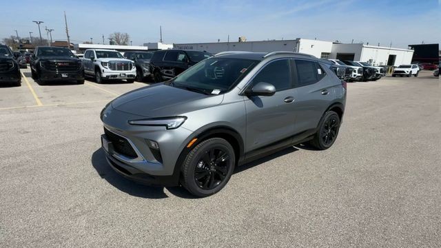 Buick Encore GX Vehicle Full-screen Gallery Image 04