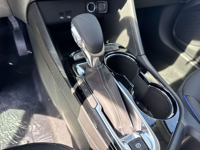 Buick Encore GX Vehicle Full-screen Gallery Image 19