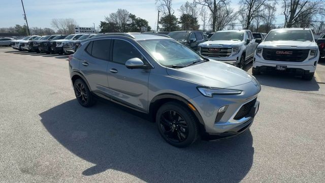 Buick Encore GX Vehicle Full-screen Gallery Image 02