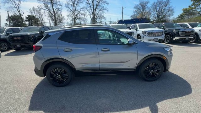 Buick Encore GX Vehicle Full-screen Gallery Image 09