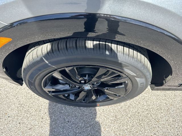 Buick Encore GX Vehicle Full-screen Gallery Image 10