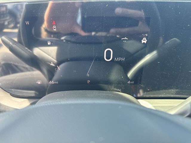 Buick Encore GX Vehicle Full-screen Gallery Image 15