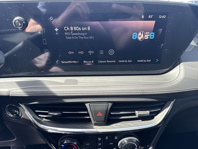 Buick Encore GX Vehicle Full-screen Gallery Image 16