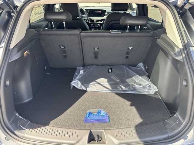 Buick Encore GX Vehicle Full-screen Gallery Image 22