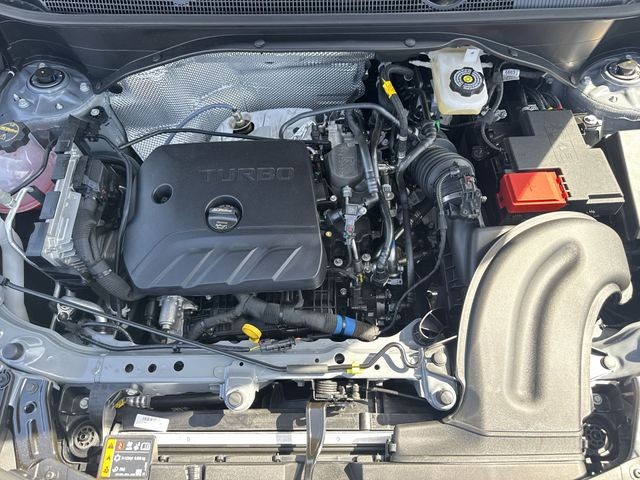 Buick Encore GX Vehicle Full-screen Gallery Image 24