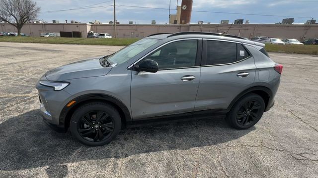 Buick Encore GX Vehicle Full-screen Gallery Image 04