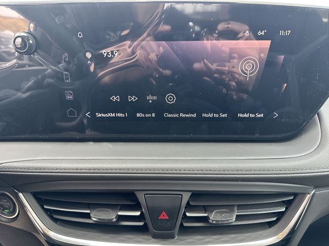 Buick Encore GX Vehicle Full-screen Gallery Image 16