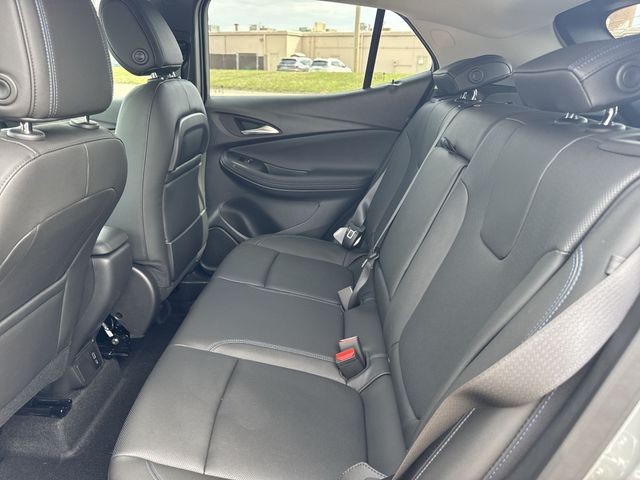 Buick Encore GX Vehicle Full-screen Gallery Image 21