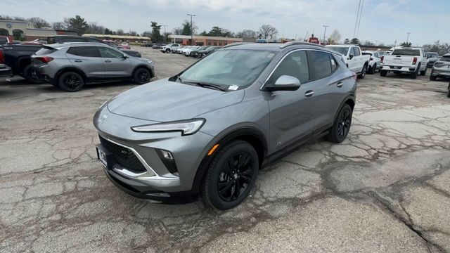 Buick Encore GX Vehicle Full-screen Gallery Image 04