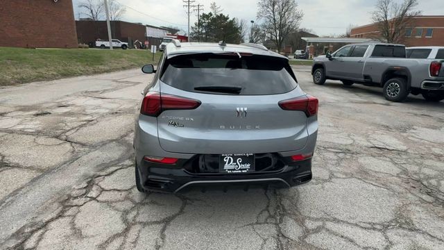 Buick Encore GX Vehicle Full-screen Gallery Image 07