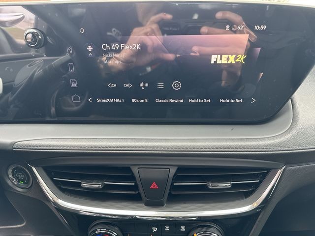 Buick Encore GX Vehicle Full-screen Gallery Image 16