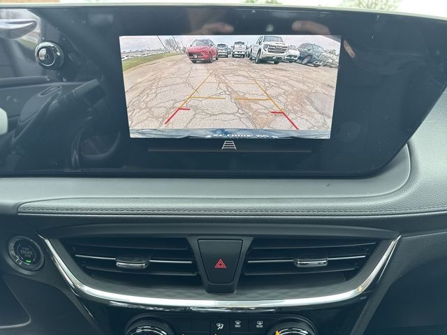 Buick Encore GX Vehicle Full-screen Gallery Image 17