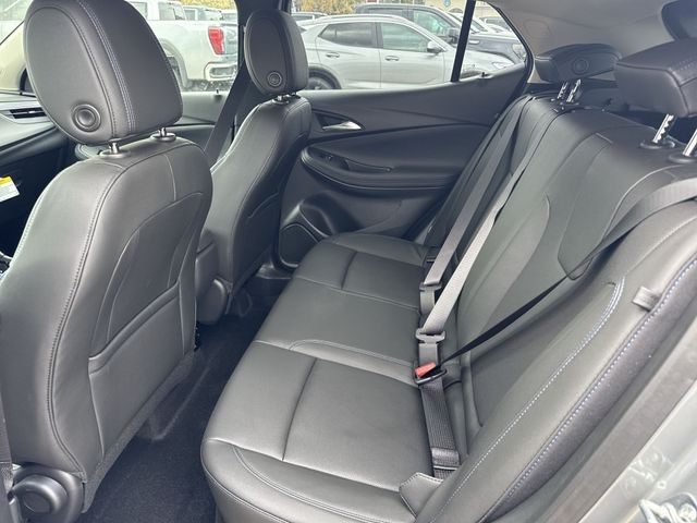 Buick Encore GX Vehicle Full-screen Gallery Image 21